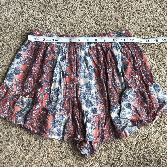 LUSH | Ruffle Shorts - Picture 4 of 7